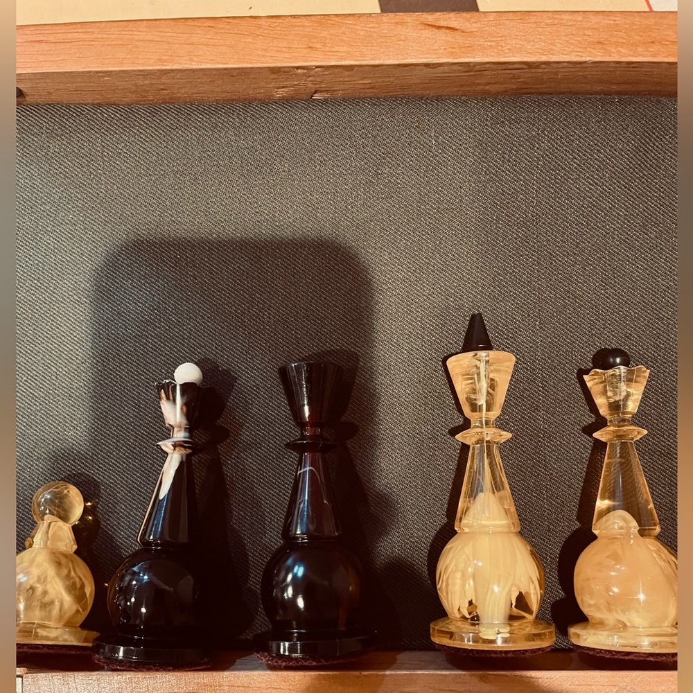 Baltic Sea Amber Vintage Chess Gift Set - Picture 11 of 11